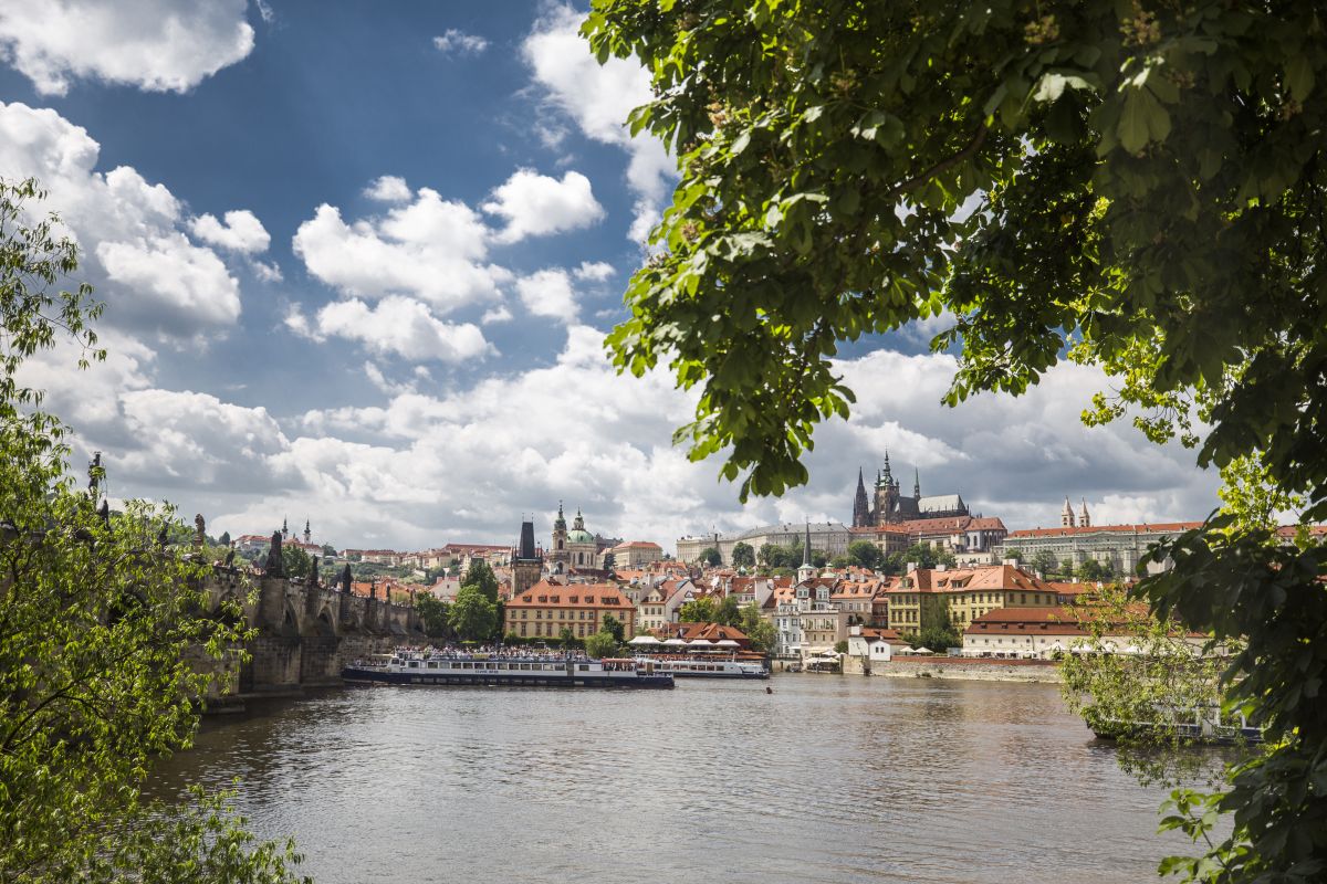 Prague Castle & Canal River Boat Tour (3 hours) in English 04.05.2024